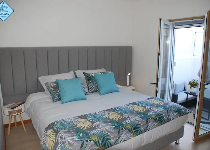 At Maries House 1 * Пениши