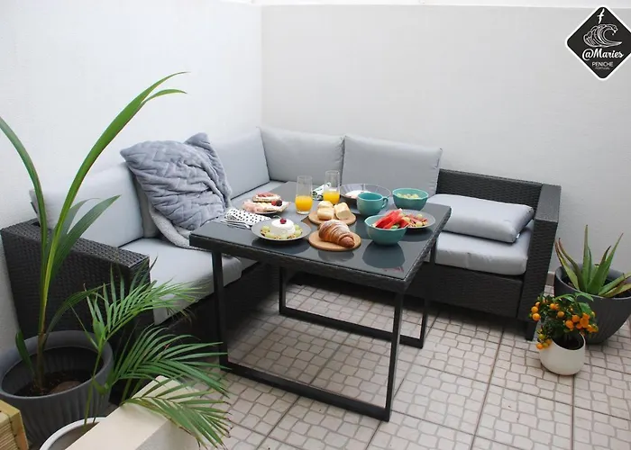 At Maries House 1 * Пениши